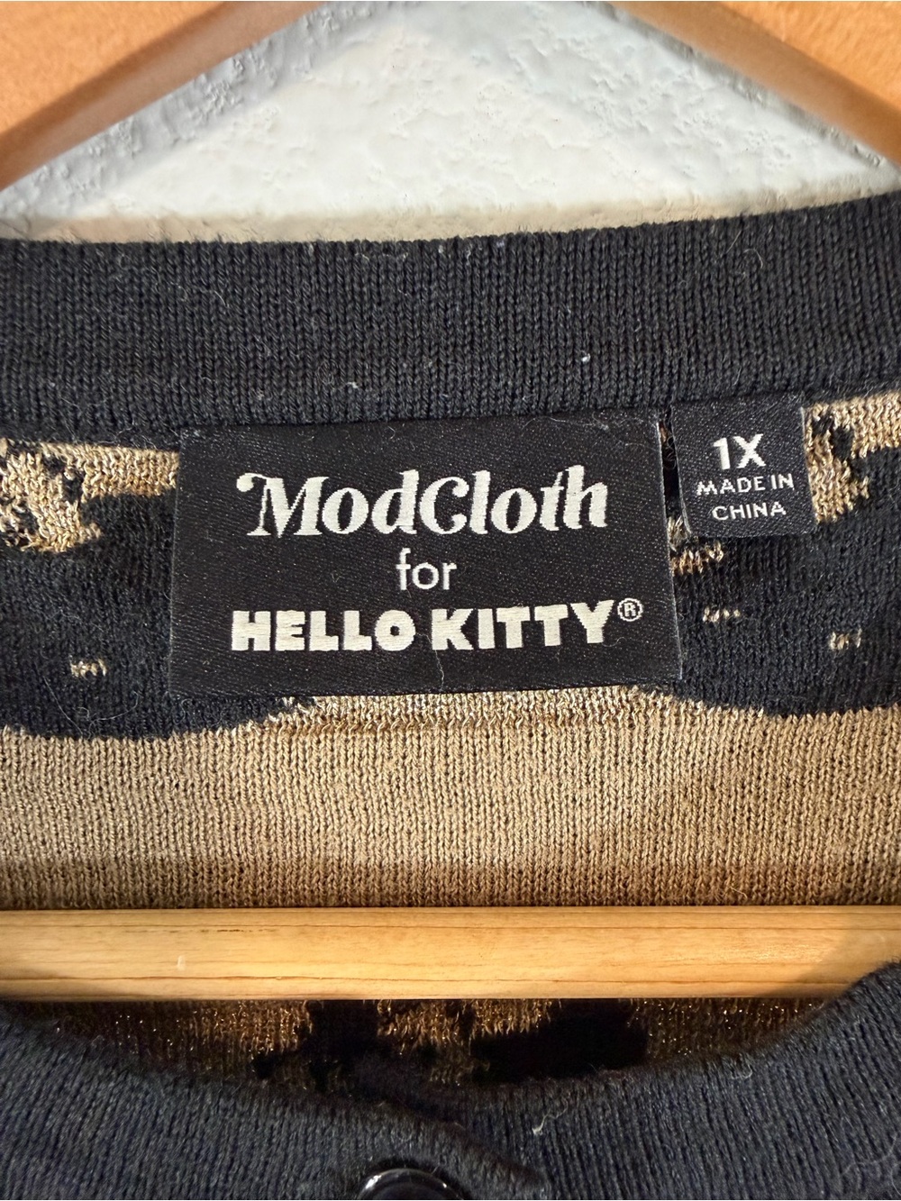 ModCloth x Hello Kitty Kawaii Icon Cardigan Size 1X Black Metallic Gold Logo - Picture 6 of 11